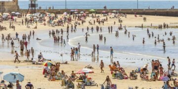 Octubre llega con veranillo de más de 30 grados