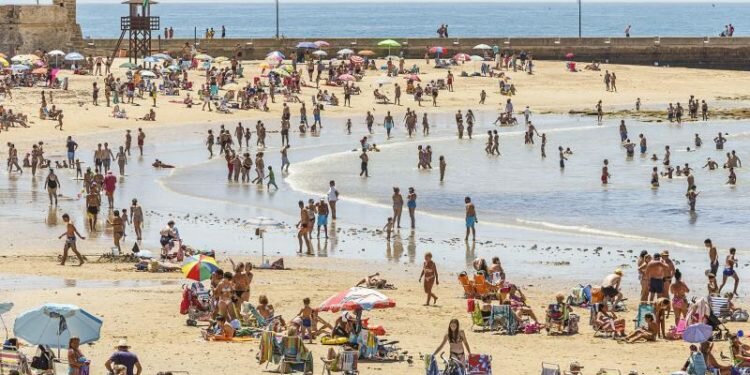 Octubre llega con veranillo de más de 30 grados
