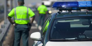 Un vehículo ha atropellado esta mañana en un guardia civil un control por el coronavirus