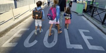 Francia reabrirá gradualmente colegios, institutos y escuelas infantiles desde el 11 de mayo