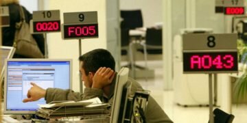 El paro baja en julio en 21.901 personas en Andalucía