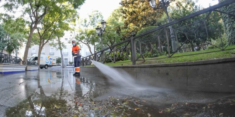 Cádiz: El servicio de limpieza y recogida de residuos de la ciudad continúa con dinámicas adaptadas a la situación de pandemia