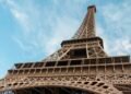 Evacúan la Torre Eiffel por una amenaza de bomba