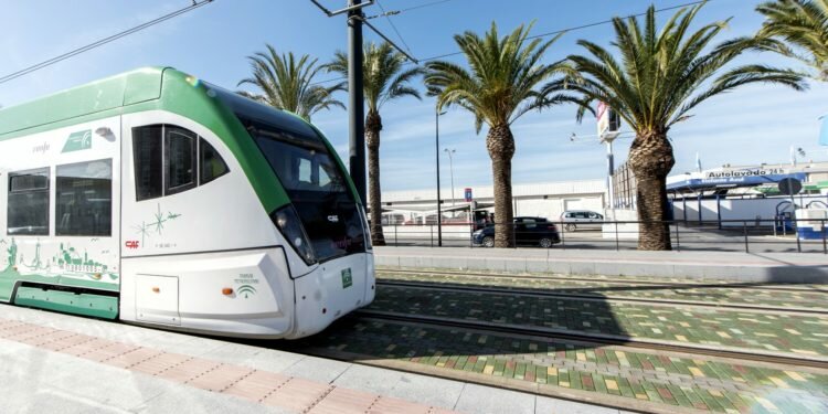 La Junta adjudica el contrato de mantenimiento de la infraestructura del tranvía de la Bahía de Cádiz