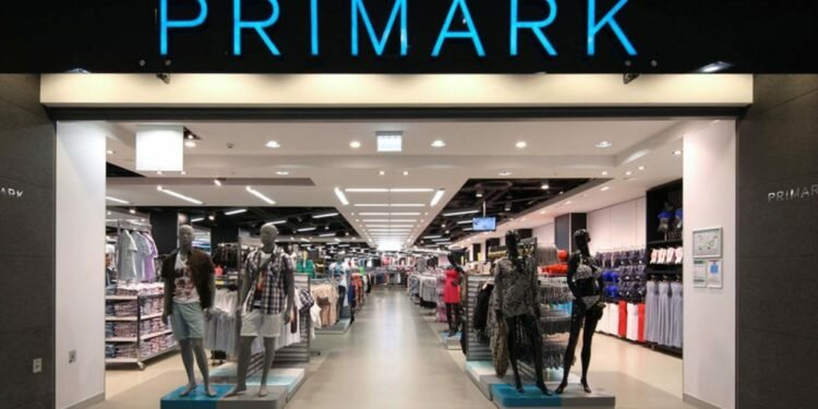 Primark eleva un 1,5% el sueldo de sus empleados de las tiendas en España
