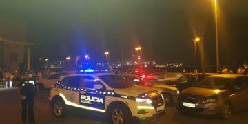 La Policía Local de Cádiz, desaloja varias concentraciones durante el puente de agosto