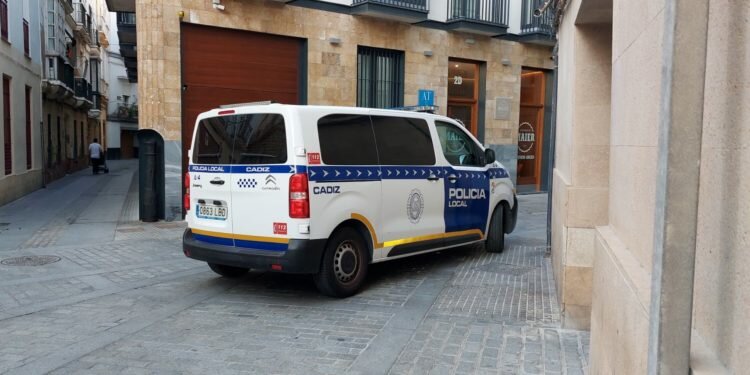 Detenido por un presunto delito de quebrantamiento de condena por incumplir la orden de alejamiento sobre su expareja