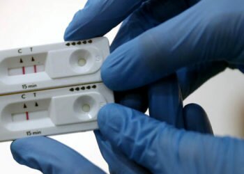 La Agencia del Medicamento pide la retirada de un test de antígenos por falsos positivos