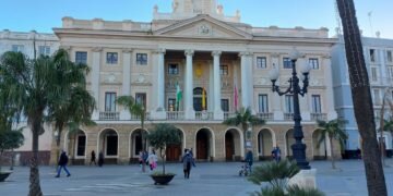 Las empresas municipales y organismos autónomos se adhieren al Plan Antifraude del Ayuntamiento de Cádiz