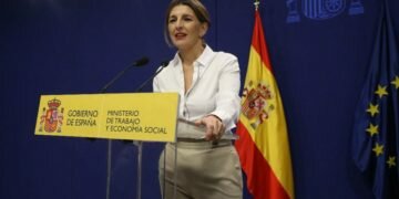 El salario mínimo subirá hasta los 1.000 euros con efectos desde enero