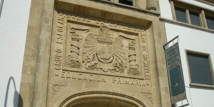 Educación invierte más de 233.000 euros en eliminar barreras y climatizar el CEIP Isabel la Católica de Jerez