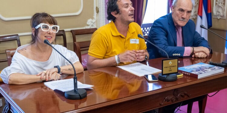 José María González han expresado hoy su satisfacción que la Semana Santa de Cádiz sea Interés Turístico Nacional