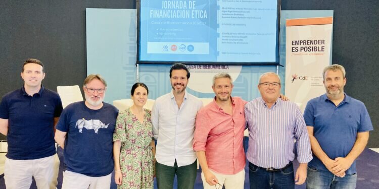 El impulso de la economía social, principal objetivo del encuentro sobre financiación ética organizado por el Ayuntamiento y la UCA