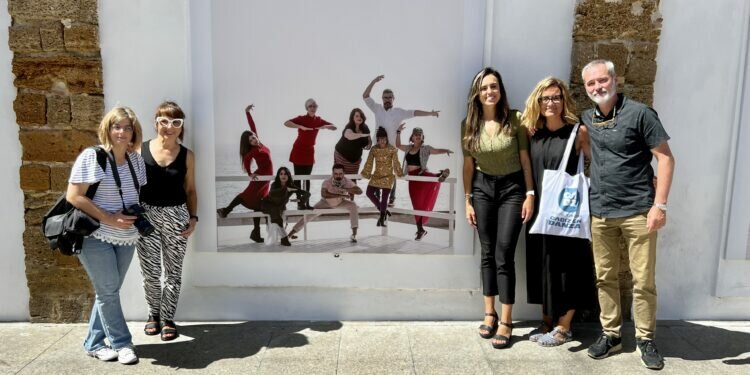 Se inaugura la exposición #CuerpoDeBaile como celebración del 20 aniversario del Cádiz en Danza