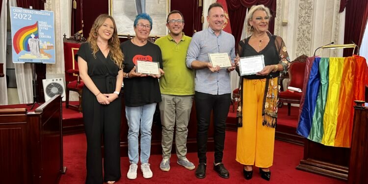 Ana Camelo, José Caucelo y La Bella Tato reciben «el agradecimiento de una ciudad entera» por su trabajo en favor del colectivo LGTBIQ+
