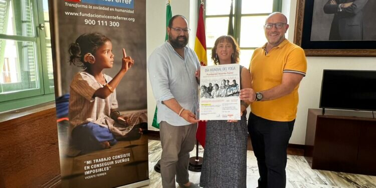 El Puerto se une a la celebración del `Día Mundial del Yoga´ en Solidaridad con la Fundación Vicente Ferrer