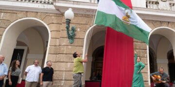 El Ayuntamiento celebra el 86º aniversario del primer izado de la bandera andaluza en la Casa Consistorial