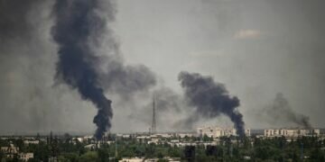 La guerra artillera aumenta el número de muertos ucranianos sin identificar