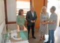 Mercedes Colombo asiste al acto de donación de una maqueta del Balneario de Nuestra Señora de la Palma Coronada al Instituto Andaluz de Patrimonio Histórico