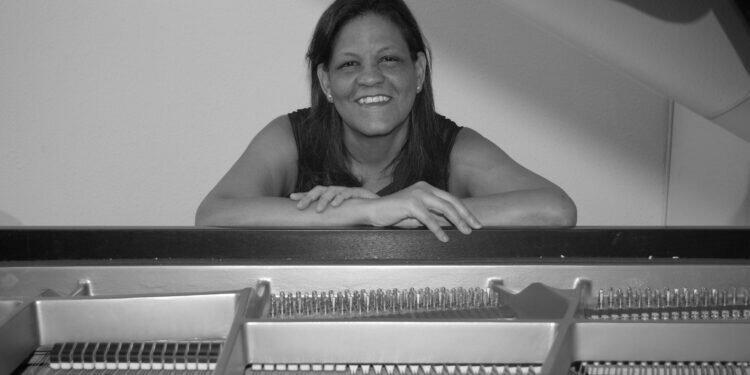 La violonchelista Montserrat Egea y la pianista Ofelia Montalván ofrecen un recital con obras de Beethoven, Schumann, Britten y Falla dentro del ciclo Las Noches Clásicas