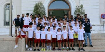 El Puerto: Lola Campos recibe al Trasmallo FC en el Ayuntamiento