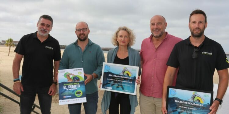 El Puerto: La Playa de La Puntilla se convertirá este domingo en centro deportivo natural con la XIII Travesía a Nado