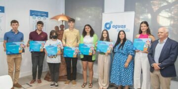 Aguas de Cádiz entrega los premios del concurso de microrrelatos ‘Fuentes de Agua y Luz’