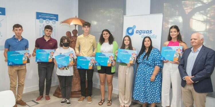Aguas de Cádiz entrega los premios del concurso de microrrelatos ‘Fuentes de Agua y Luz’