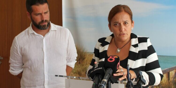 Chiclana: Cuatro vecinos ya pueden contar con los servicios básicos a través del procedimiento AFO