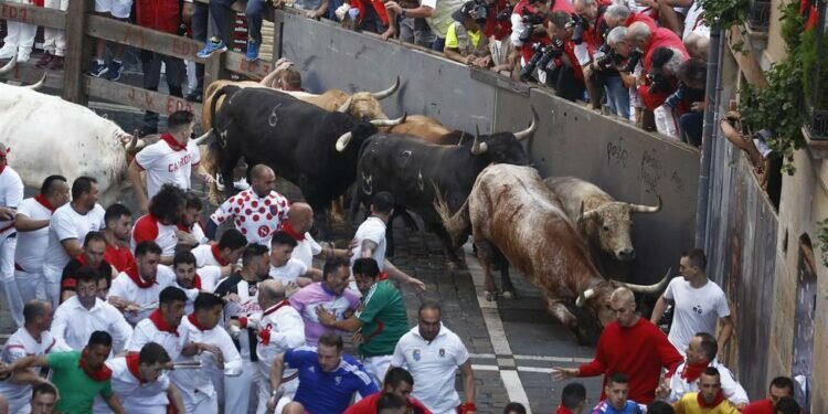 Primer encierro de los Sanfermines rápido y limpio