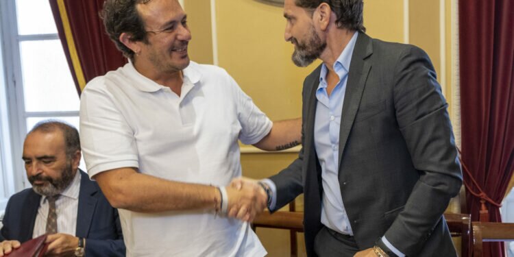 Se firman la compraventa del módulo de Tribuna del Estadio para la construcción del Gran Hotel Luna de Cádiz