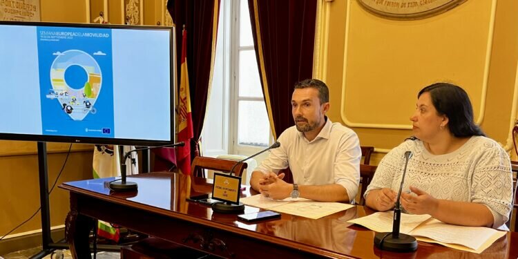 La Bicifestación, los nuevos aparcabicis y una visita a la Plaza España para celebrar la Semana Europea de la Movil