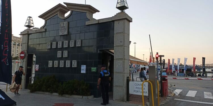 David Pérez: » La Policía Portuaria, la gran desconocida en el SailGP 2022″