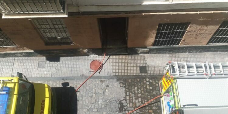 Incendio en una vivienda en la calle de la Torre