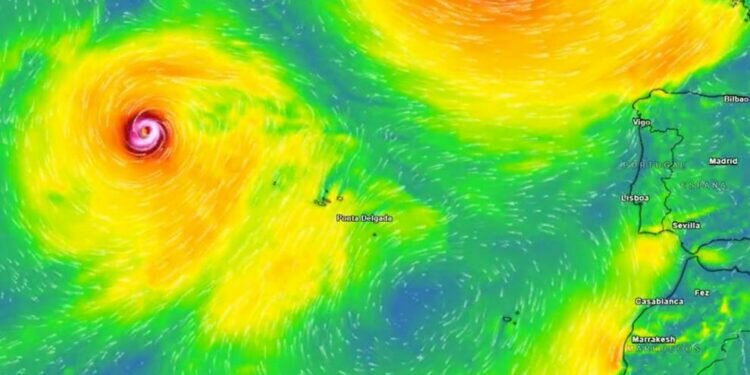 Danielle ya es huracán y avanza hacia España