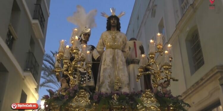 Miles de personas se dieron cita en la Magna de Cádiz