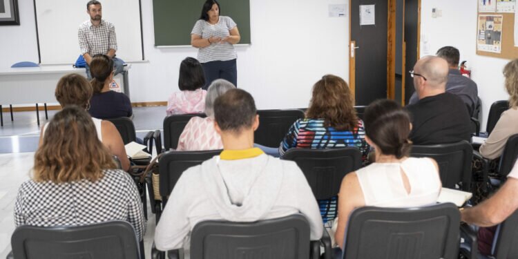 El Ayuntamiento y los directores de los colegios públicos de Cádiz avanzan en los proyectos para el nuevo curso