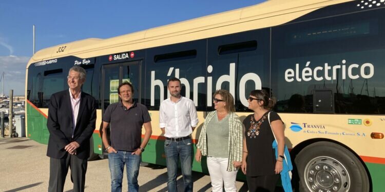 Se pone en funcionamiento los 6 primeros de los 54 vehículos que renovarán la flota de autobuses con tecnología híbrida