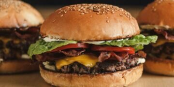 Se detecta salmonelosis en un lote de hamburguesas distribuidas en Cádiz