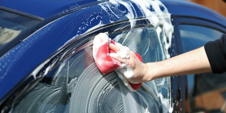 Sanciones en la Provincia de Sevilla para quien llene piscinas, riegue o lave el coche