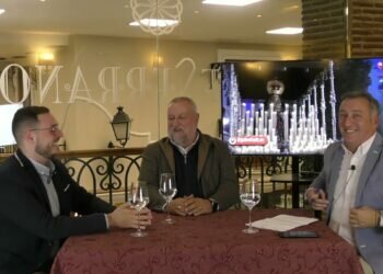 Objetivo Cádiz Cofrade, con los hermanos de Columna de Cádiz