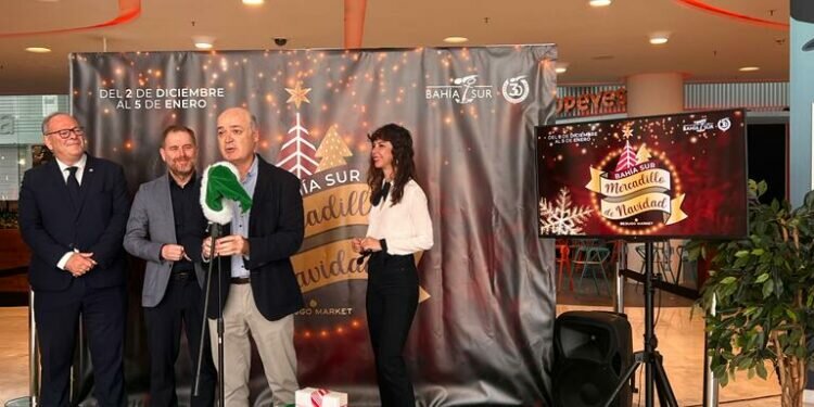 Bahía Sur incorpora un Mercado de Navidad con más de 30 cabañas artesanas y atracciones infantiles