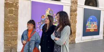 El Mercado Central de Abastos se engalana para las fiestas con la exposición ‘Feliz Navidad de color & alegría’