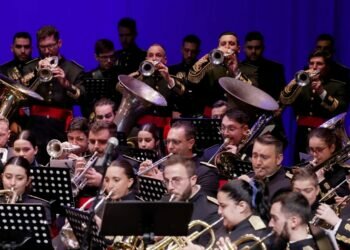 Presentación de «𝐸𝑙 𝑃𝑒𝑟𝑟𝑜 𝐴𝑛𝑑𝑎𝑙𝑢́» por la banda de la Esperanza de Málaga