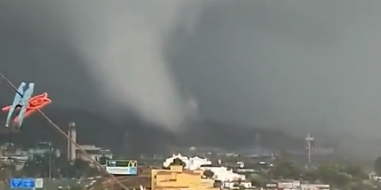 Un tornado en la localidad de Marbella