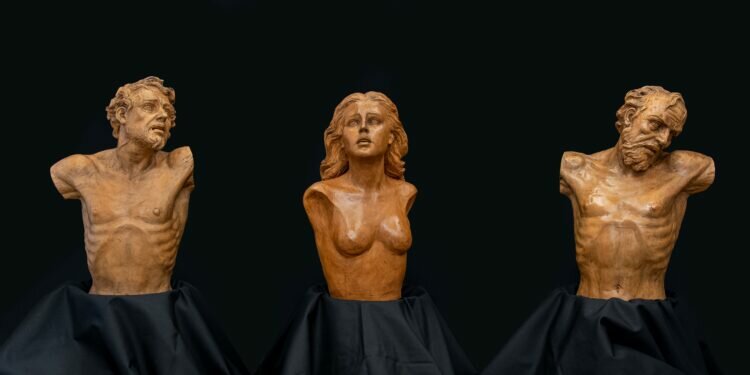 Perdón presenta los bocetos de las imágenes del paso de misterio