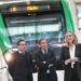 El Trambahía celebra el medio millón de viajeros premiando a dos de sus usuarios