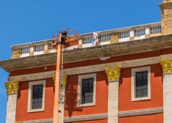 Comienzan las obras en la fachada del Ayuntamiento de San Fernando