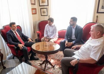 Ayuntamiento y el Cádiz CF mantienen su primer encuentro